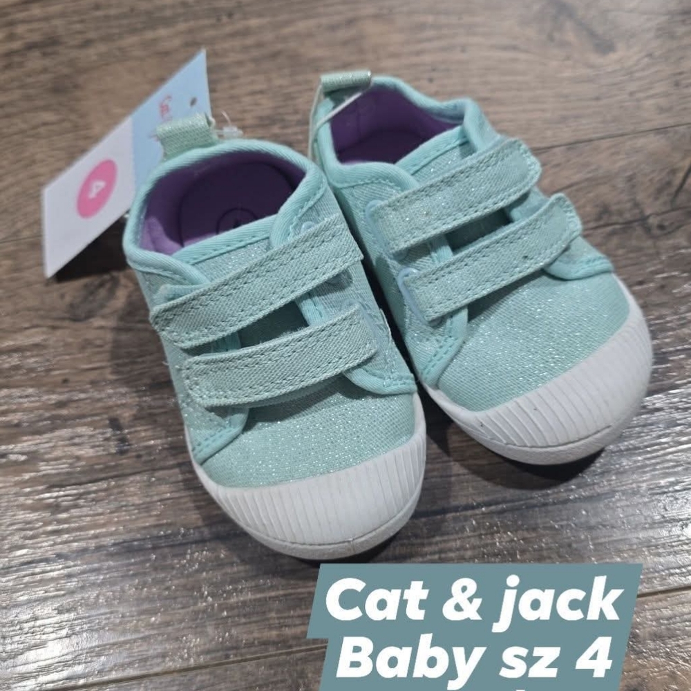 Cat & jack baby girl shoes sz 4